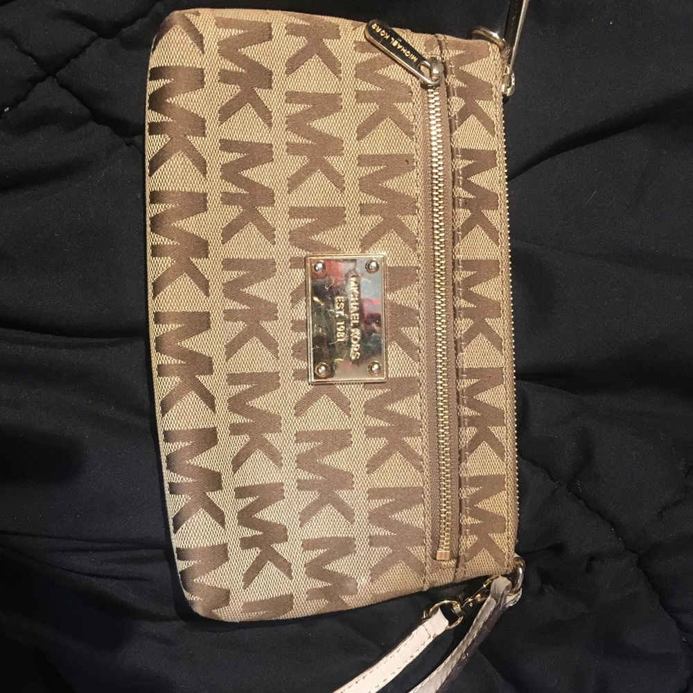 Michael Kors Wristlet